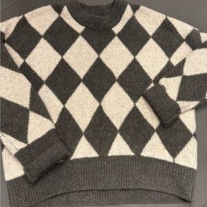 Abercrombie & Fitch Gray and Cream Argyle Sweater
